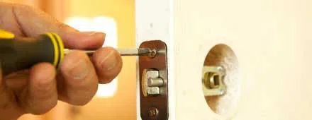 Affordable Locksmith Services Laurel, MD 301-712-9333 - 24-hour-lock-key-01