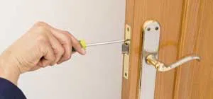 Affordable Locksmith Services Laurel, MD 301-712-9333 Affordable Locksmith Services Laurel, MD 301-712-9333 - trunk-unlock-01